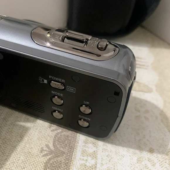 DIGITAL VIDEO CAMERA - Picture 3 of 10